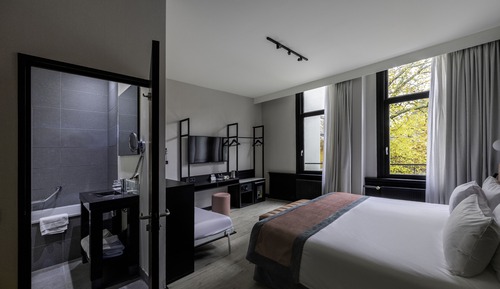 Premium Triple Room (2 adults and 1 kid)