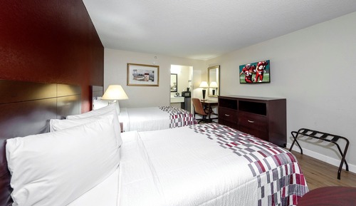 Deluxe Room, 2 Double Beds, Non Smoking, Poolside