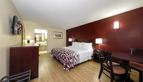 Deluxe Room, 1 King Bed, Accessible, Non Smoking (Roll-In Shower)