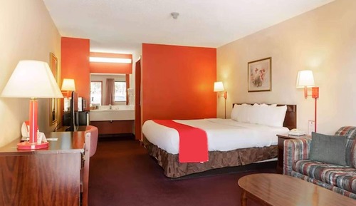 Room, 1 King Bed, Smoking