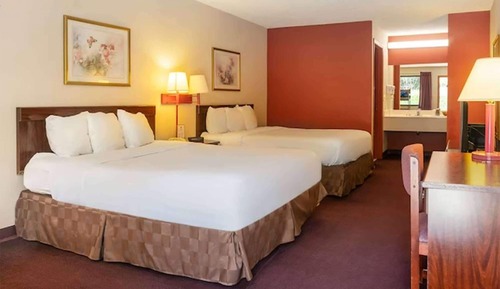 Room, 2 Double Beds, Accessible, Non Smoking (Mobility/Hearing, Tub w/Grab Bars)