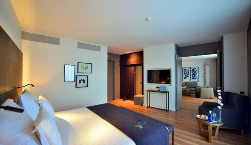 Suite (2 Adults + 1 Child)