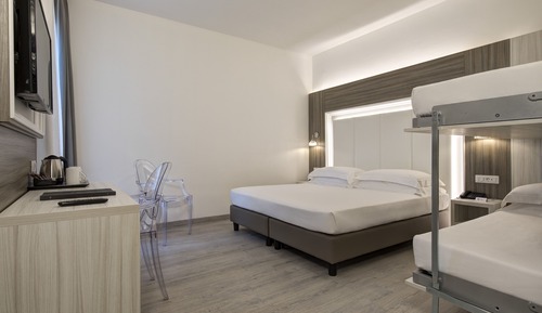 Family Room, Multiple Beds, Non Smoking