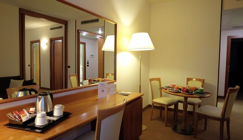 Suite, 1 King Bed