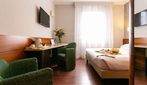 Standard Room, 1 King Bed