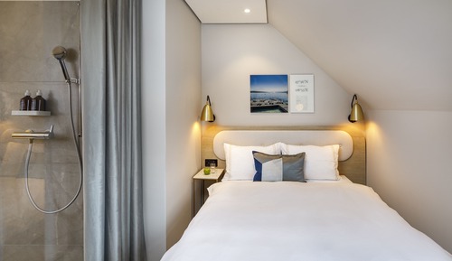 Single Room (Tiny)