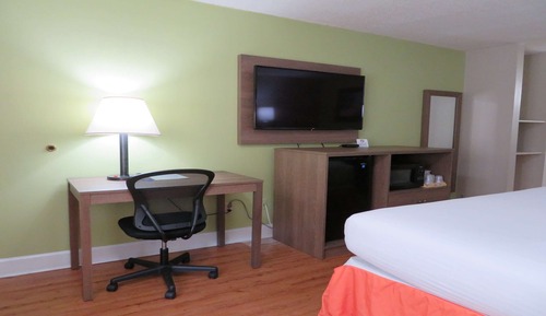 Standard Room, 1 King Bed, Non Smoking, Refrigerator & Microwave