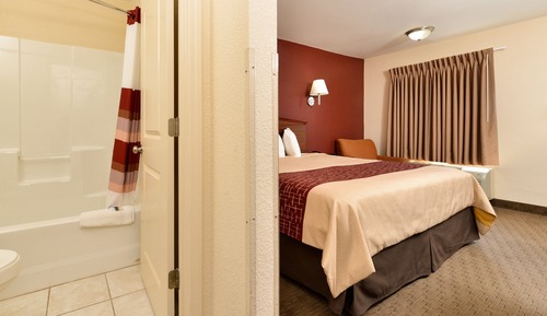 Deluxe Room, 1 King Bed, Non Smoking
