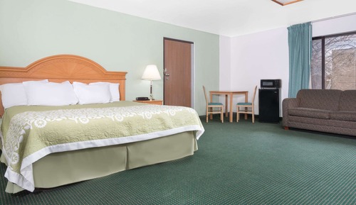 Studio Suite, 1 King Bed, Non Smoking