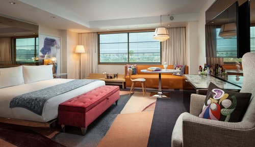 Premier Room, 1 King Bed, Non Smoking (Mobility/Hearing Access, Roll-In Shwr)
