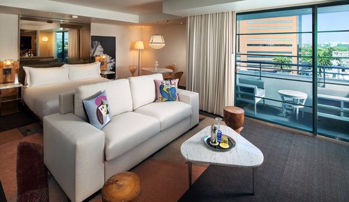 Studio Suite, 1 King Bed, Non Smoking, Balcony