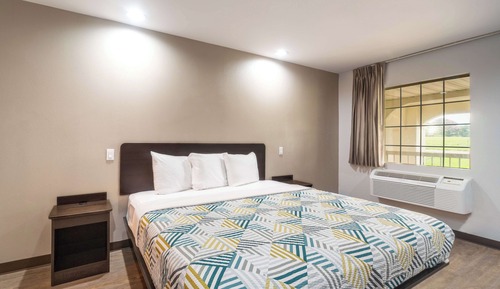 Standard Room, 1 King Bed, Non Smoking