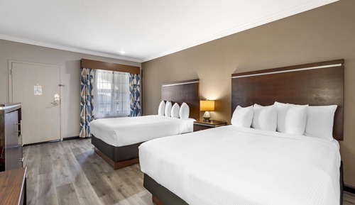 Standard Room, 2 Queen Beds, Non Smoking, Refrigerator