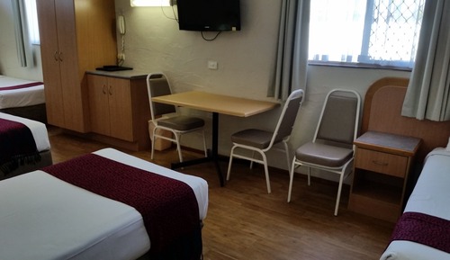 Standard Suite, 1 Bedroom, Non Smoking (1Queen 3 Singles)