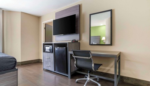 Suite, 2 Queen Beds, Non Smoking (Upgrade)
