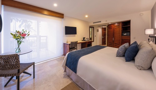 Deluxe King Bed