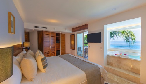Honeymoon Suite