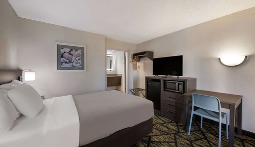 Room, 1 Double Bed, Accessible, Non Smoking (Roll-In Shower)