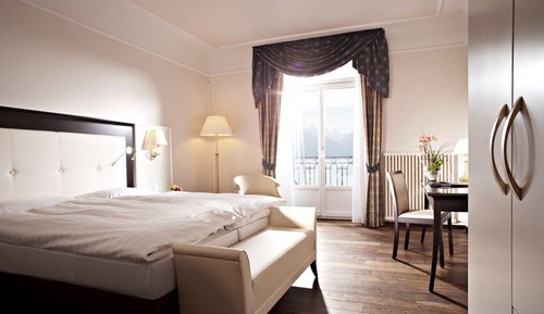 Deluxe Room, 2 Twin Beds, Non Smoking, Lake View (Balcony)
