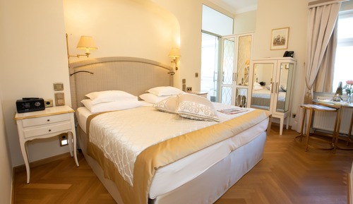 Deluxe Double Room, 1 King Bed, City View, Executive Level