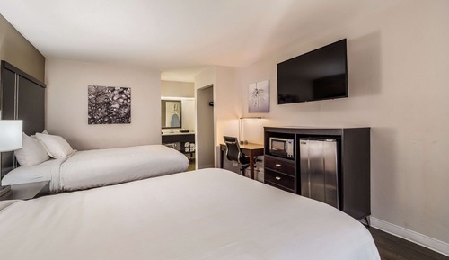 Room, 2 Queen Beds, Non Smoking (Upgrade)