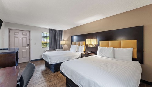Deluxe Room, 2 Double Beds, Smoking