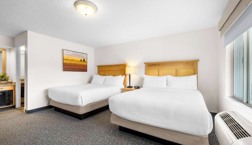 Standard Room, 2 Queen Beds, Refrigerator & Microwave, River View