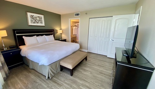 Suite, 1 Bedroom, Non Smoking, Oceanfront (with 2 person Sofa Bed)