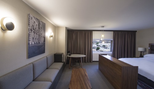 Suite (Master)