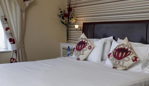 Deluxe Room, 1 King Bed, Non Smoking, Sea View