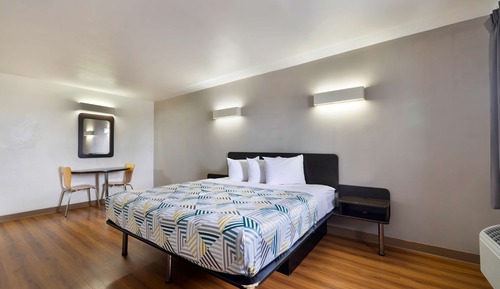 Standard Room, 1 Queen Bed, Smoking