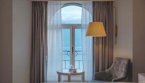 Fairmont, Room, 1 Queen Bed, Lake View