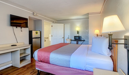 Studio Suite, 1 King Bed, Non Smoking