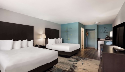 Room, 2 Queen Beds, Accessible, Non Smoking