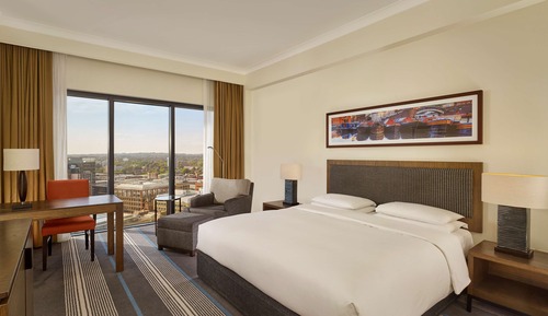 Room, 1 King Bed, Canal View