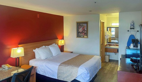 Standard Room, 1 Queen Bed, Non Smoking
