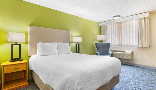 Standard Room, 1 Queen Bed, Accessible, Bathtub