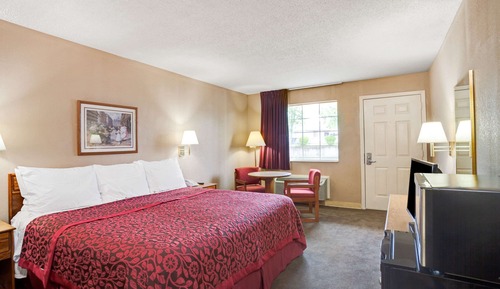 Standard Room, 1 King Bed