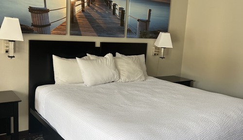 Standard Room, 1 King Bed, Smoking