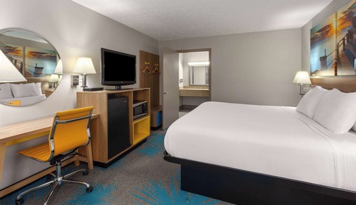 Standard Room, 1 King Bed, Accessible