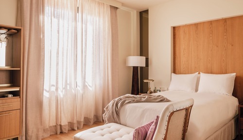 Deluxe Room (Single Use)