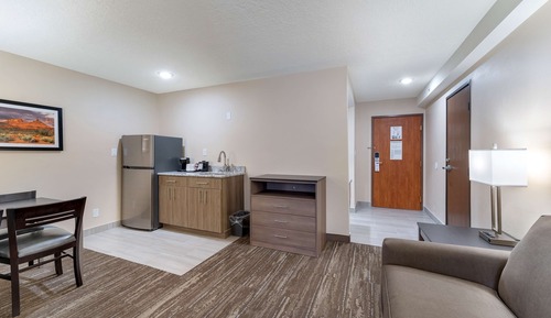 Suite, 1 Queen Bed, Non Smoking, Kitchenette (with Sofabed)