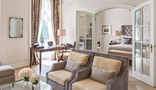 Suite, 1 Bedroom, Lake View (Celebrity King. Separate Living Room)