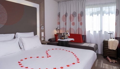 Executive Room, 1 Double Bed with Sofa bed (and sofa)