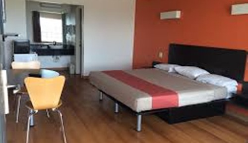 Standard Room, 1 King Bed, Accessible, Non Smoking