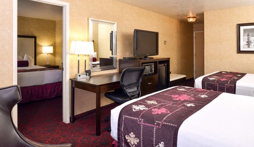 Family Suite, Multiple Beds, Non Smoking, Refrigerator & Microwave