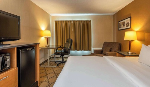 Standard Room, 1 Queen Bed, Non Smoking, Ground Floor