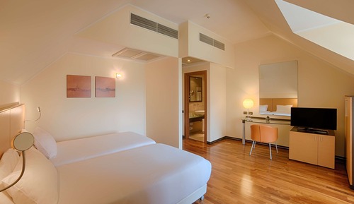 Superior Room (Extra Bed 3 adults)
