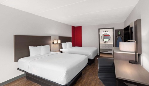 Room, 1 King Bed, Accessible, Non Smoking (Mobility/Hearing, Tub w/ Grab Bars)