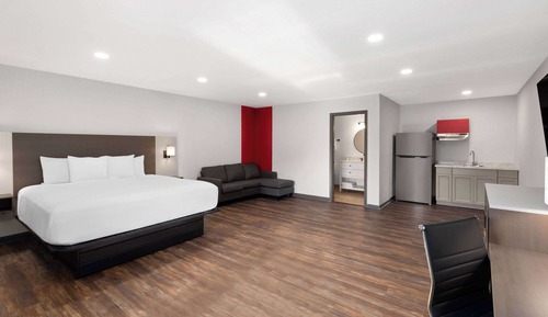 Suite, 1 King Bed with Sofa bed, Non Smoking